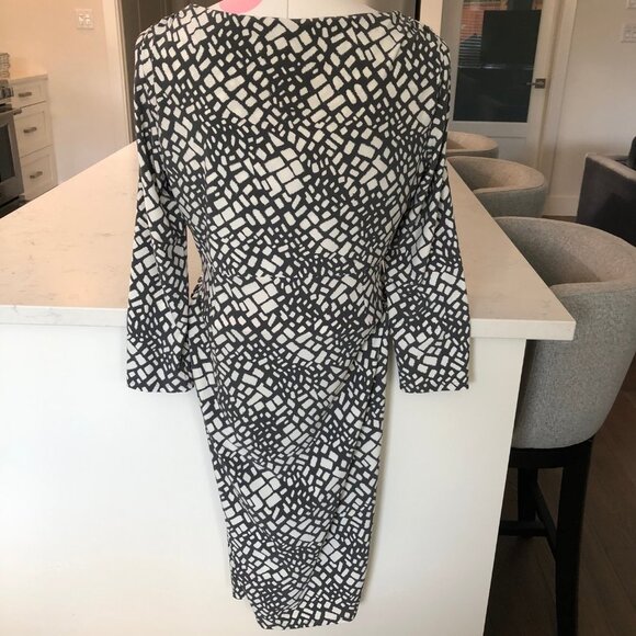 Lauren Ralph Lauren V Neck Faux Wrap Print Dress w Side Ruching Gray + Wht Sz 10 - Picture 12 of 13